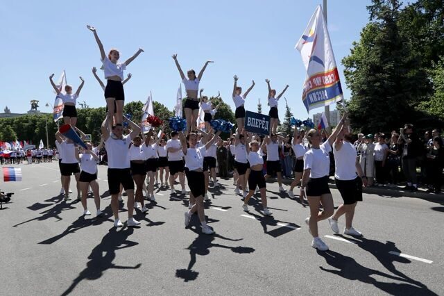 Спортсмены Союза чир спорта приняли участие в спортивном шествии на ВДНХ